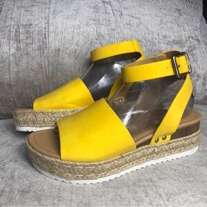 Universal Thread Women's 9 Tommie Triple Strap Sandals - Tan Casual Bohemian